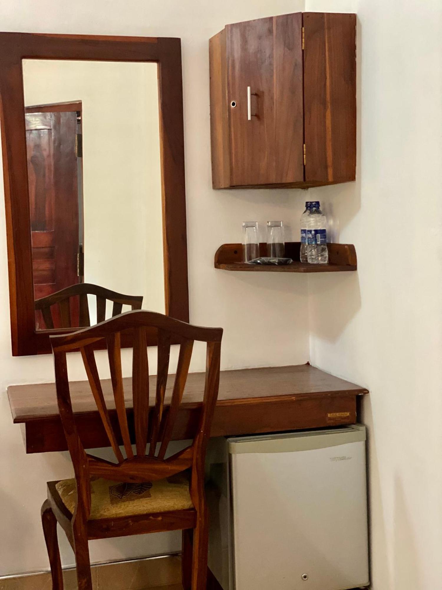 Montana Rest Hotell Anuradhapura Exteriör bild