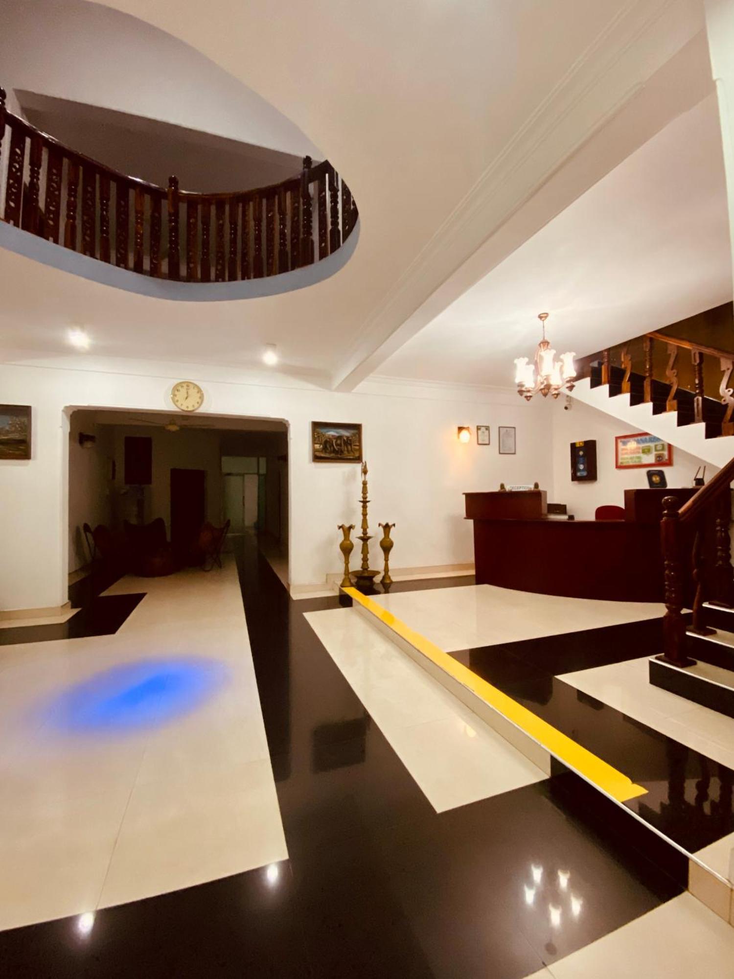 Montana Rest Hotell Anuradhapura Exteriör bild