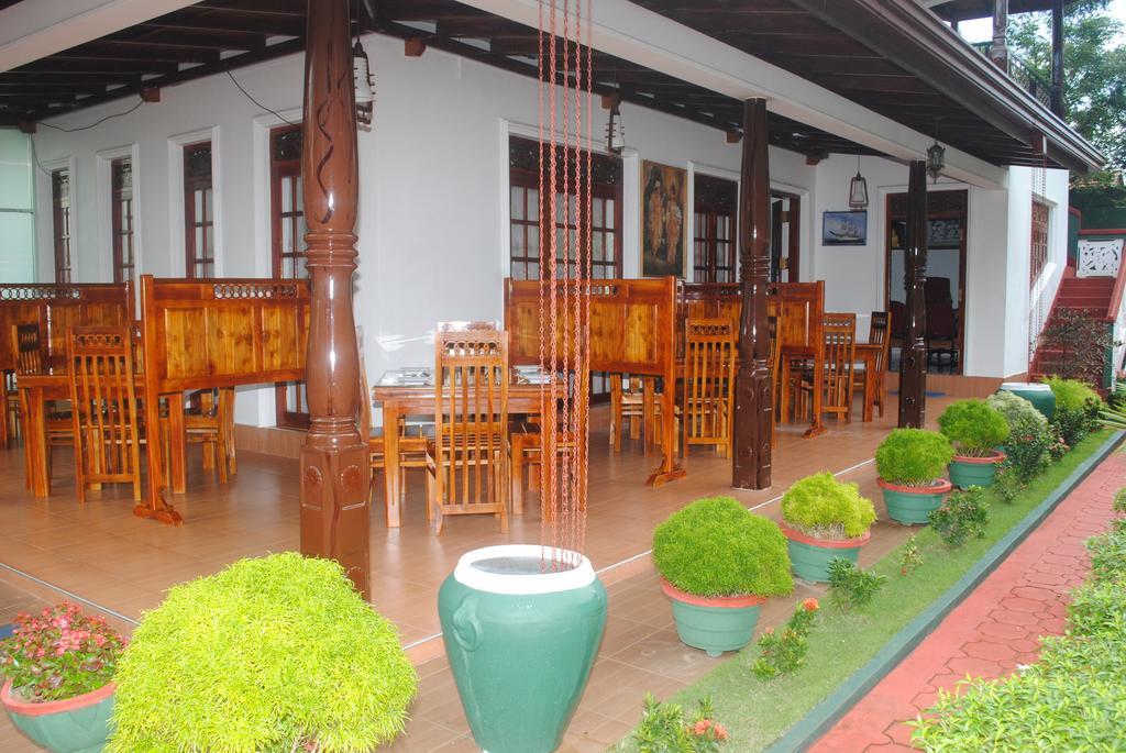 Montana Rest Hotell Anuradhapura Exteriör bild